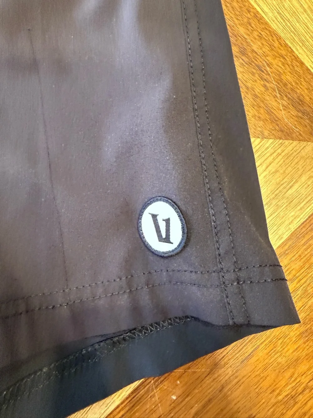 Vuori Kore Short Lined Black size small flaw - Picture 4 of 9